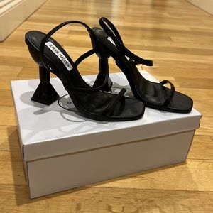 Steve Madden Structure Black Heels NEW